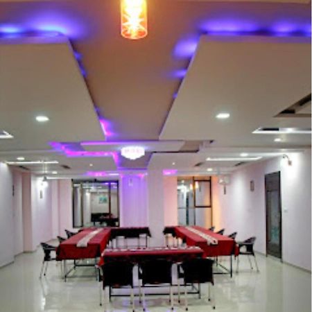 Hotel Shivam Fort View, Chittorgarh Bagian luar foto