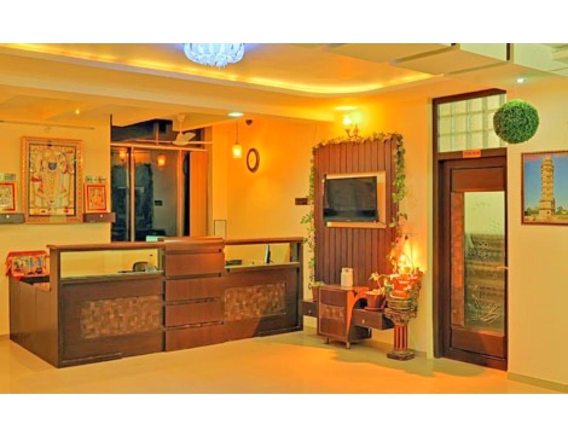 Hotel Shivam Fort View, Chittorgarh Bagian luar foto