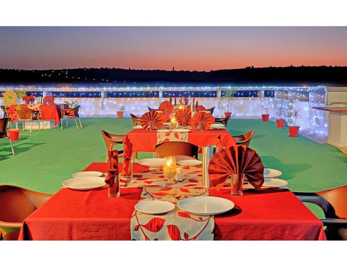 Hotel Shivam Fort View, Chittorgarh Bagian luar foto
