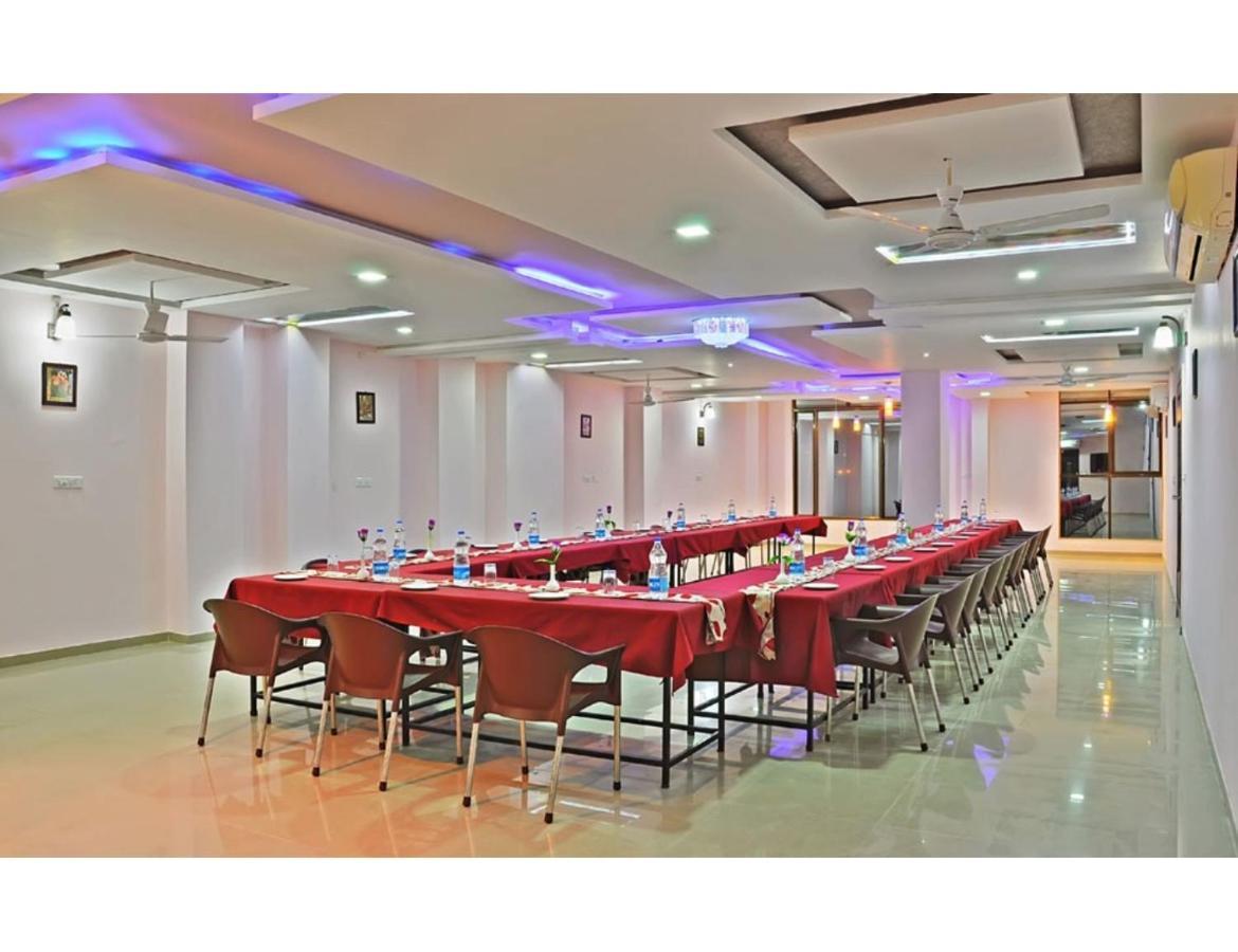 Hotel Shivam Fort View, Chittorgarh Bagian luar foto